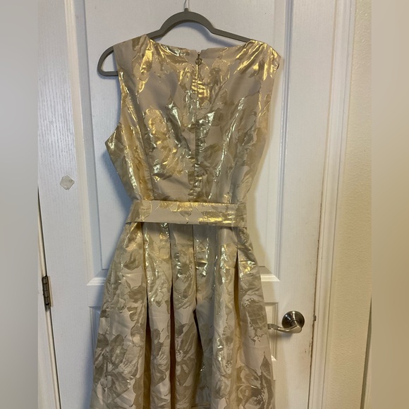 Tommy Hilfiger Women’s Dress Size 16 | Gold Floral Metallic Party Dress - Picture 3 of 10
